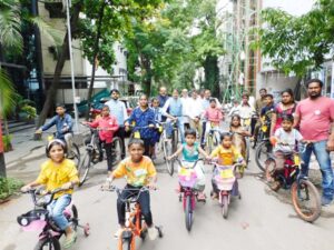 Read more about the article स्वातंत्र्य दिना निमित्त रोटरी क्लब ३७ च्या वतीने ३७ गरजू मुलामुलींना सायकल वाटप.